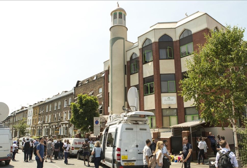 İngiltere'de Son 3 Ayda 25 Cami Hedef Oldu