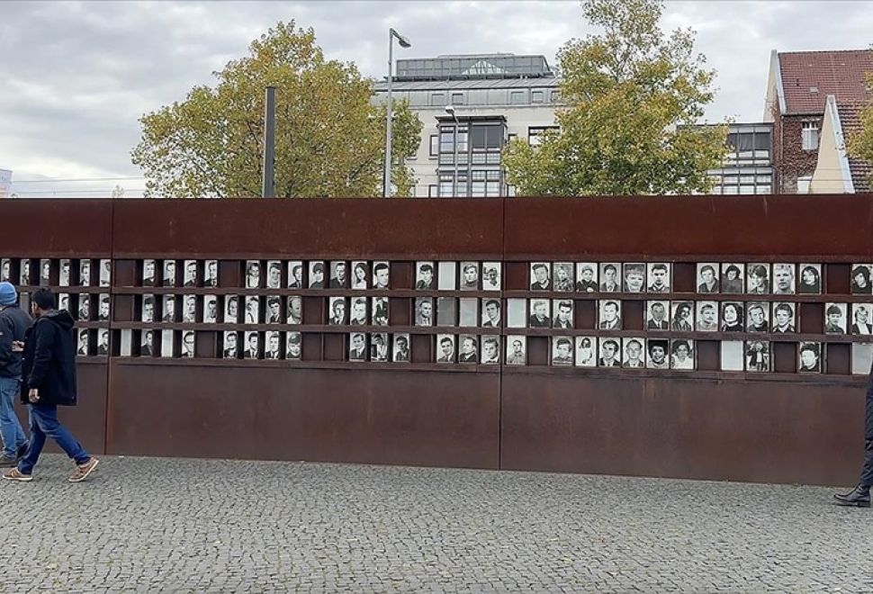 Berlin Duvarı’nın Yıkılışının 36. Yılı
