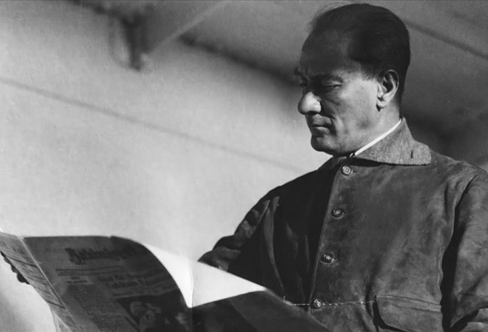 Büyük Önder Gazi Mustafa Kemal Atatürk, Sevgi ve Özlemle Anılıyor