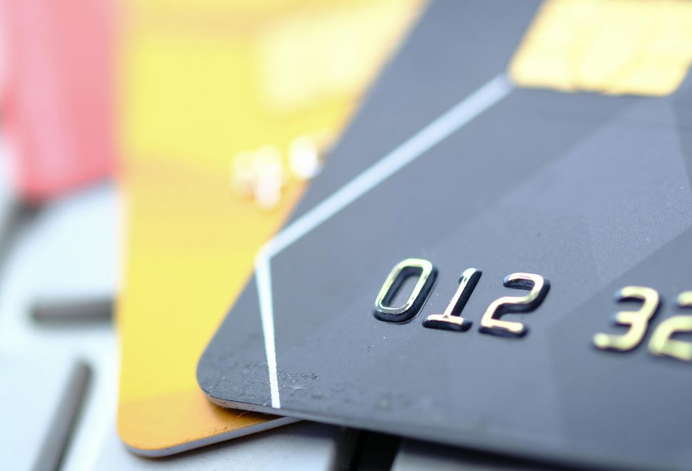 Trier Bölgesi'nde Telefon Dolandırıcılarından Yeni Banka Kartı Tuzağı