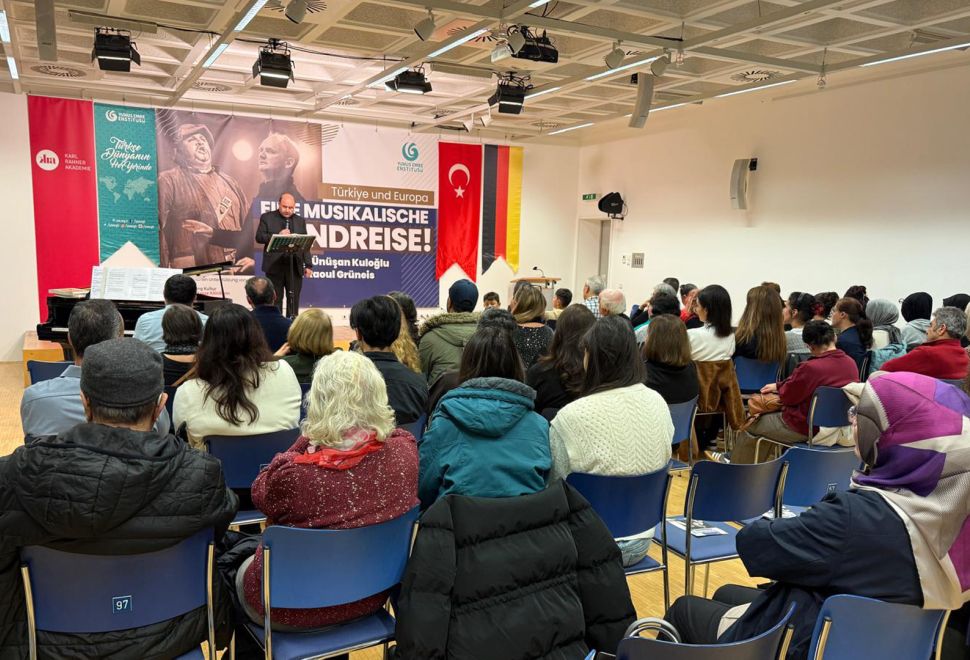 Dr. Evrim Binbaş, Timurluların Bilinmeyenlerini Köln'de Anlattı