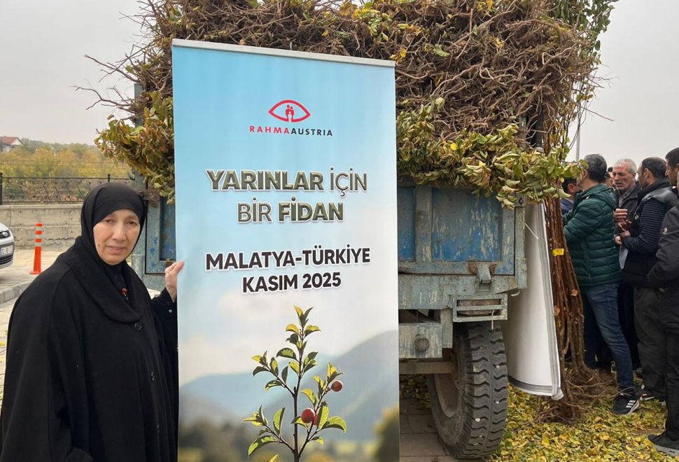 Rahma Austria, Malatya’da Zirai Don Zararına Uğrayan Çiftçilere 12 Bin Kayısı Fidanı Dağıttı